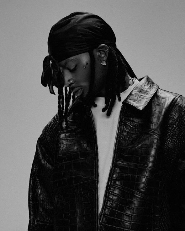 Carti PFP Black And White