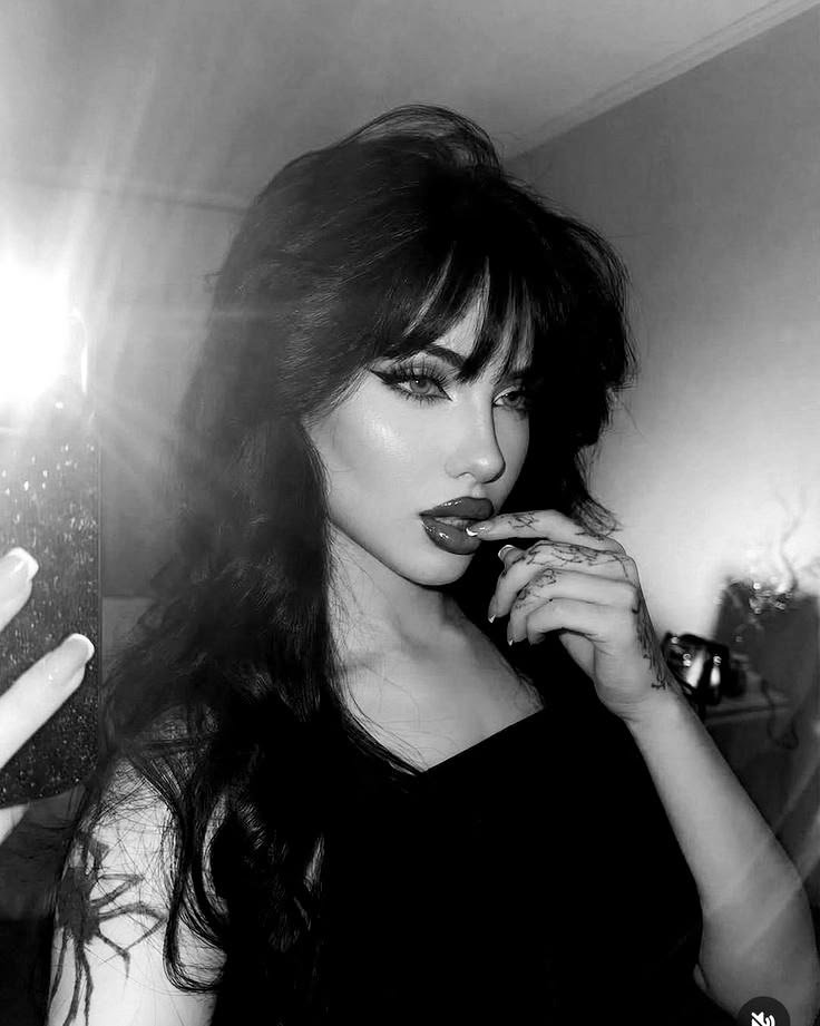 Baddie PFP Black And White