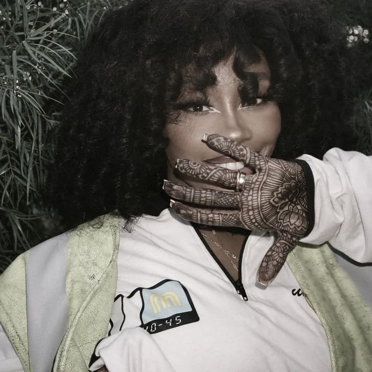 Cute SZA PFP