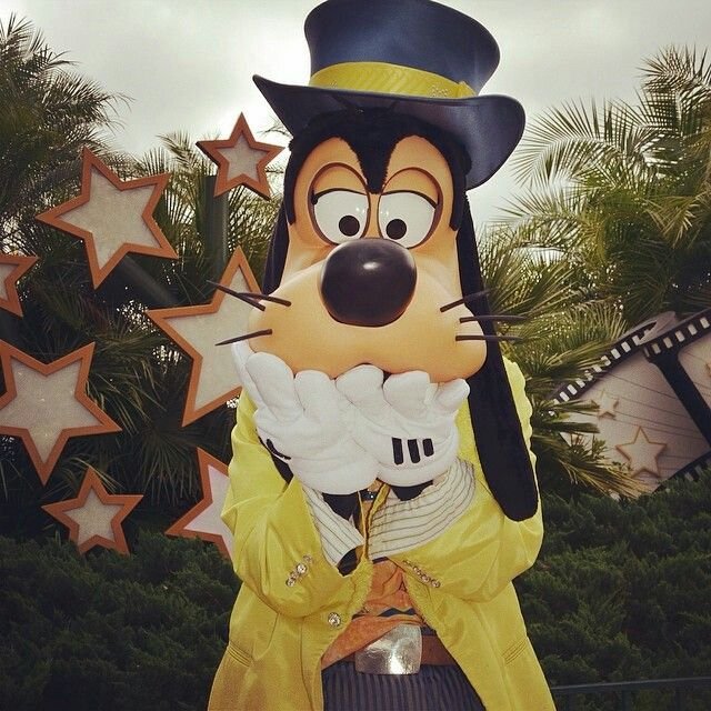 Goofy Mickey Mouse PFP