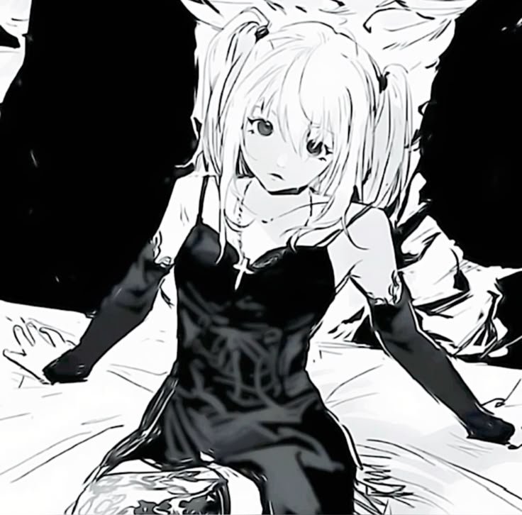 Misa PFP Black And White