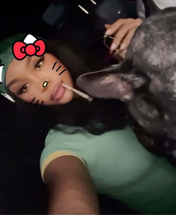 SZA PFP Hello Kitty